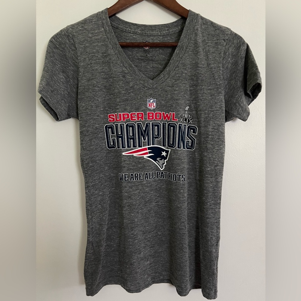 NFL New England Patriots Superbowl Champions XLIX (15) Gray T-Shirt, Size M